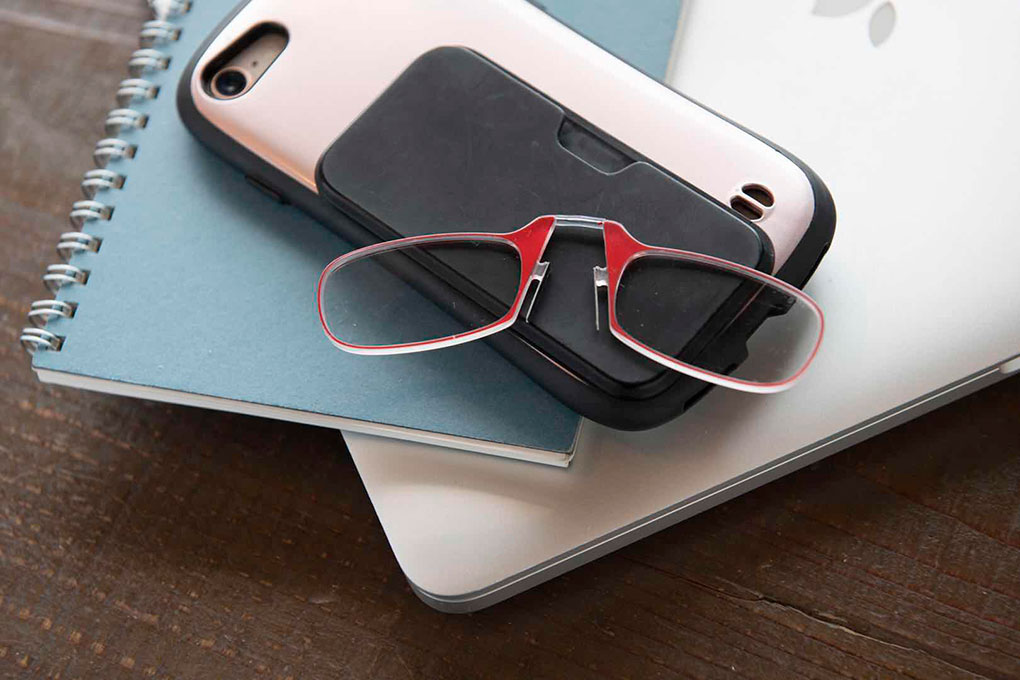 老眼鏡は新たなモバイルツールに進化！ 超スタイリッシュなMobile Readerをご存知？